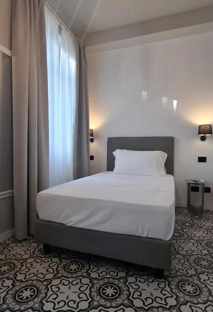 Fontana Falconieri Boutique Hotel 메시나